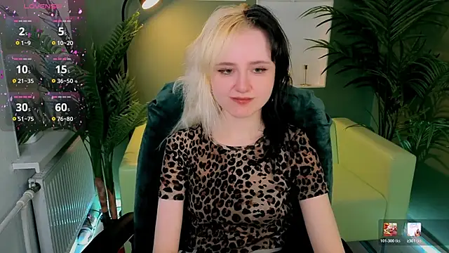 girl next doorr online show from 03/28/26, 01:12