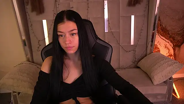 FataleNellie online show from 04/13/26, 09:41