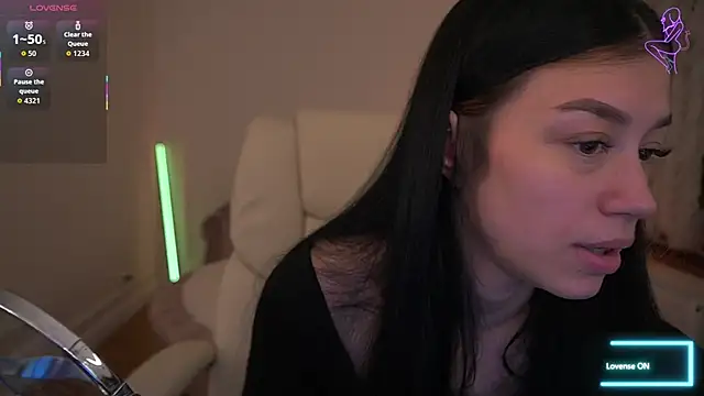 FataleNellie online show from 04/17/26, 08:44