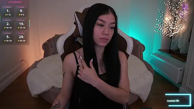 FataleNellie online show from 04/30/26, 08:49