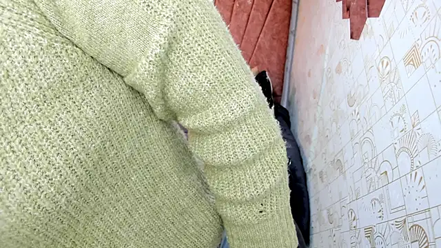 Lia Blake  online show from 12/17/25, 12:43