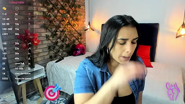 Lia Blake  online show from 02/12/26, 12:05