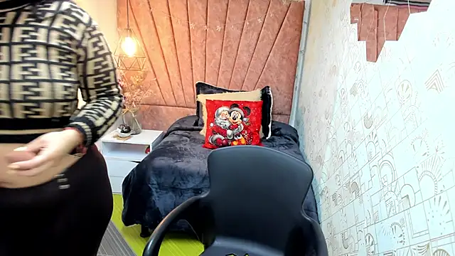 Lia Blake  online show from 12/18/25, 12:31