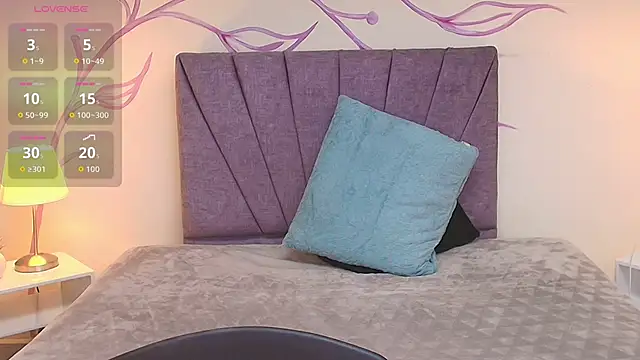 Lia Blake  online show from 10/25/25, 12:04