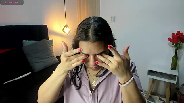 Lia Blake  online show from 02/04/26, 12:33