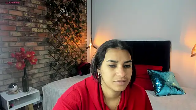 Lia Blake  online show from 02/16/26, 12:04