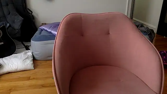 Snapshot of slutzilly chatting on 03/01/26, 04:51 slutzilly online show from 03/01/26, 04:51