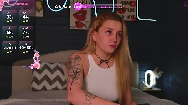 Snapshot of Crystal_Jull chatting on 11/02/25, 03:17 Crystal Jull online show from 11/02/25, 03:17