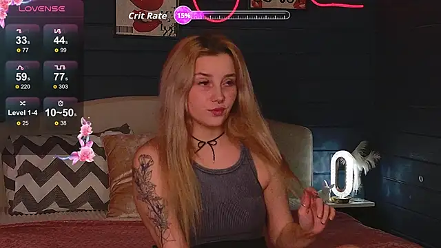 Snapshot of Crystal_Jull chatting on 11/06/25, 04:44 Crystal Jull online show from 11/06/25, 04:44