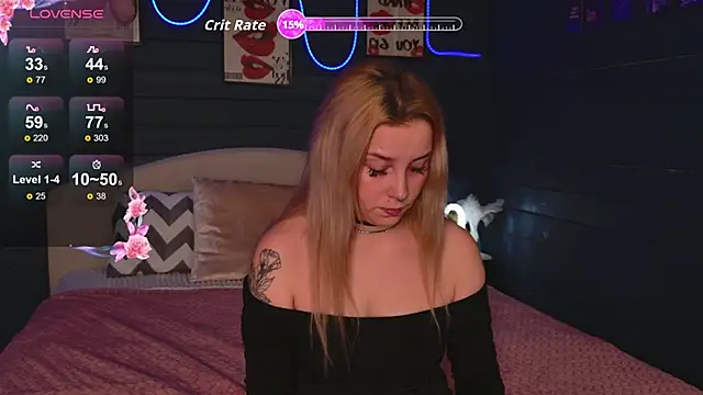 Snapshot of Crystal_Jull chatting on 11/09/25, 04:44 Crystal Jull online show from 11/09/25, 04:44