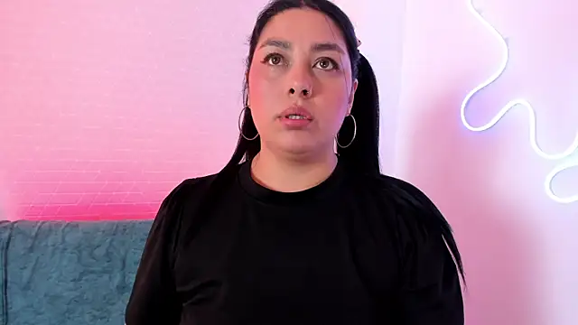 Snapshot of missweetpeach chatting on 10/03/25, 10:11 missweetpeach online show from 10/03/25, 10:11