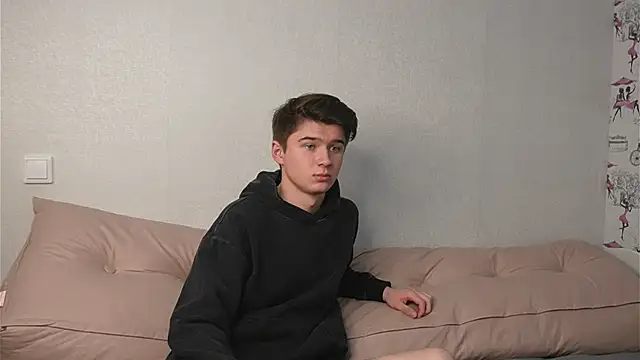 Snapshot of SherlockMax chatting on 10/19/25, 08:44 SherlockMax online show from 10/19/25, 08:44