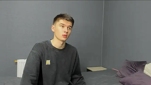 Snapshot of SherlockMax chatting on 11/14/25, 07:50 SherlockMax online show from 11/14/25, 07:50