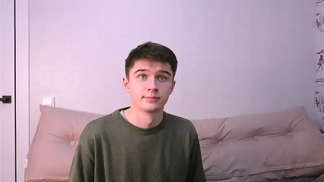 Snapshot of SherlockMax chatting on 11/28/25, 06:30 SherlockMax online show from 11/28/25, 06:30