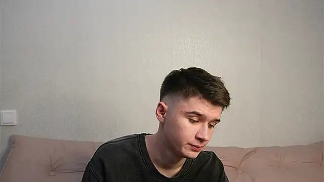 Snapshot of SherlockMax chatting on 11/05/25, 03:04 SherlockMax online show from 11/05/25, 03:04