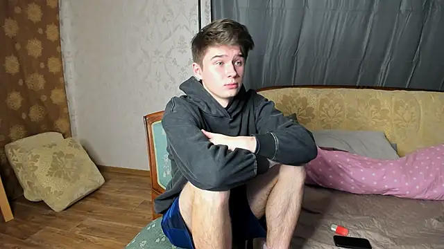 Snapshot of SherlockMax chatting on 10/15/25, 06:49 SherlockMax online show from 10/15/25, 06:49