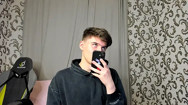 Snapshot of SherlockMax chatting on 09/11/25, 04:29 SherlockMax online show from 09/11/25, 04:29