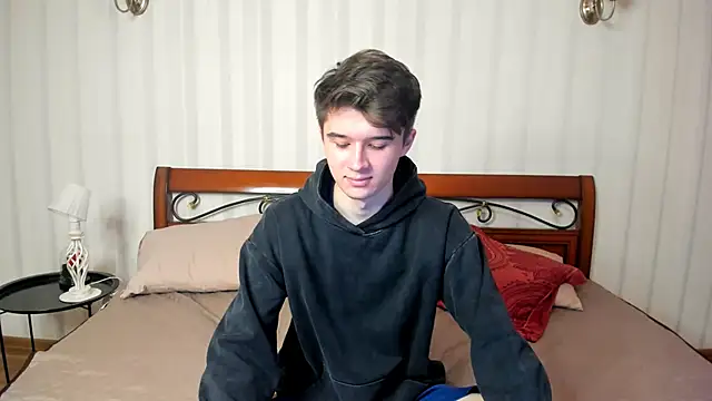 Snapshot of SherlockMax chatting on 10/10/25, 06:42 SherlockMax online show from 10/10/25, 06:42