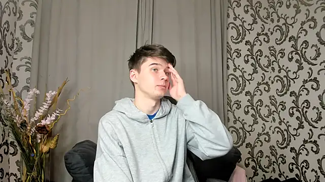 Snapshot of SherlockMax chatting on 10/04/25, 06:42 SherlockMax online show from 10/04/25, 06:42