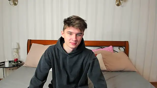 Snapshot of SherlockMax chatting on 09/27/25, 07:31 SherlockMax online show from 09/27/25, 07:31