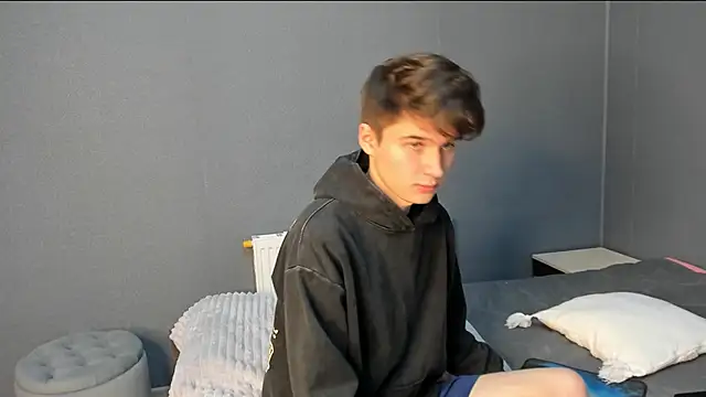 Snapshot of SherlockMax chatting on 10/16/25, 07:22 SherlockMax online show from 10/16/25, 07:22