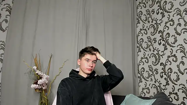 Snapshot of SherlockMax chatting on 09/16/25, 04:08 SherlockMax online show from 09/16/25, 04:08