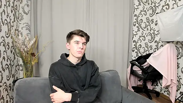 Snapshot of SherlockMax chatting on 09/26/25, 04:47 SherlockMax online show from 09/26/25, 04:47