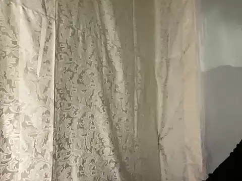 Snapshot of Euricka_Carter chatting on 12/20/25, 03:15 Euricka Carter online show from 12/20/25, 03:15