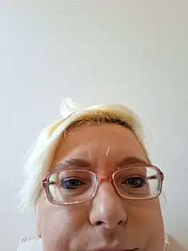 VikaKing online show from 12/02/25, 09:22