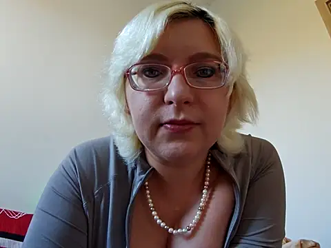 VikaKing online show from 11/06/25, 10:08