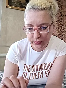 VikaKing online show from 04/18/26, 08:16