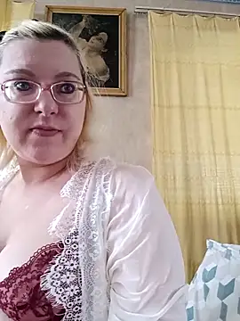 Snapshot of VikaKing chatting on 02/25/26, 10:04 VikaKing online show from 02/25/26, 10:04