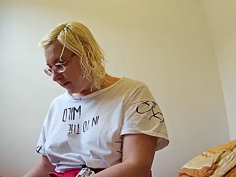 Snapshot of VikaKing chatting on 01/14/26, 10:30 VikaKing online show from 01/14/26, 10:30