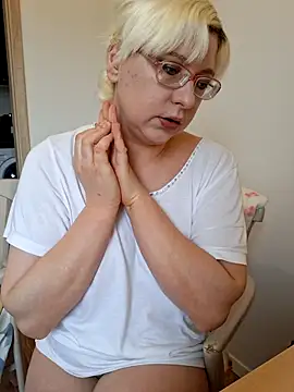 VikaKing online show from 11/08/25, 10:52