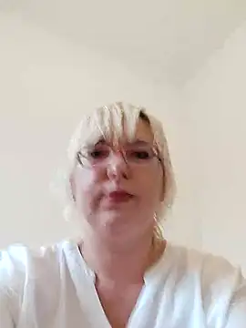 VikaKing online show from 10/10/25, 11:11