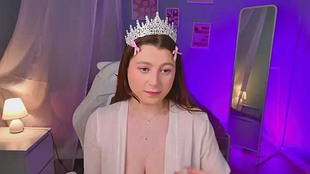 Queen Michelle  online show from 03/25/26, 10:41