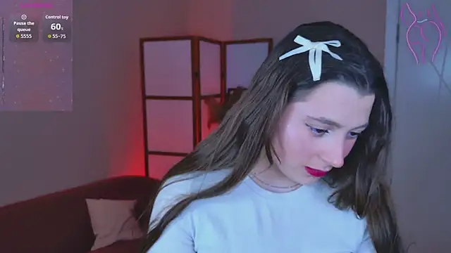 Snapshot of Queen_Michelle_ chatting on 12/18/25, 10:13 Queen Michelle online show from 12/18/25, 10:13