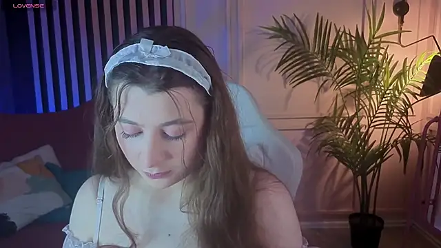 Snapshot of Queen_Michelle_ chatting on 09/29/25, 07:04 Queen Michelle online show from 09/29/25, 07:04