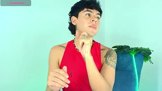 CamiiGuzmanX online show from 12/16/25, 08:46