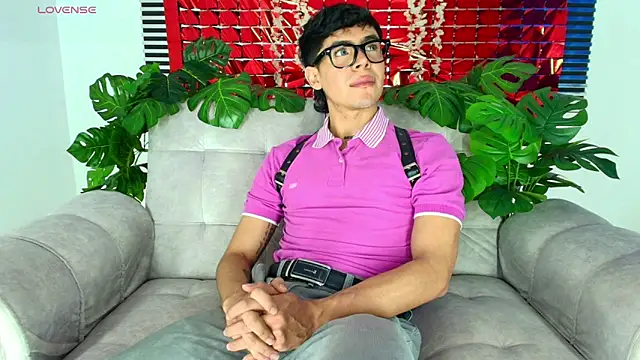 CamiiGuzmanX online show from 02/25/26, 08:52