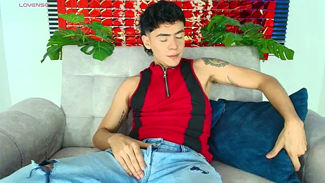 CamiiGuzmanX online show from 02/11/26, 09:47