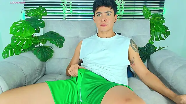 CamiiGuzmanX online show from 04/14/26, 08:47