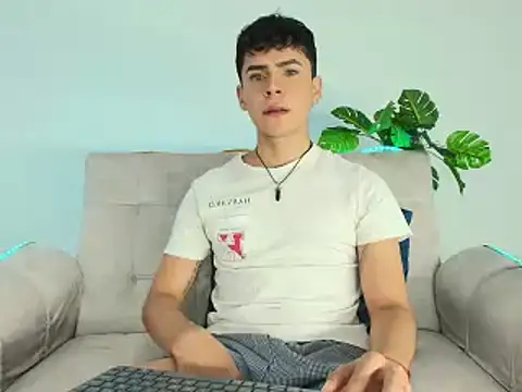 CamiiGuzmanX online show from 09/20/25, 07:30