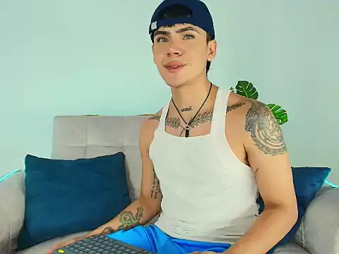 CamiiGuzmanX online show from 09/23/25, 08:38