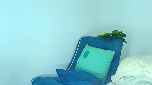 CamiiGuzmanX online show from 11/12/25, 09:40