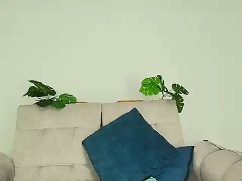 CamiiGuzmanX online show from 09/14/25, 04:40