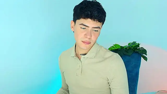 CamiiGuzmanX online show from 11/27/25, 08:31