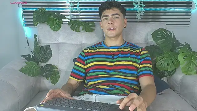 CamiiGuzmanX online show from 05/23/26, 09:25