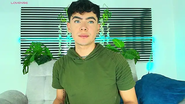 CamiiGuzmanX online show from 01/14/26, 08:12