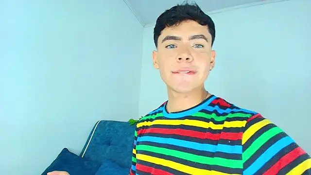 CamiiGuzmanX online show from 11/13/25, 08:57